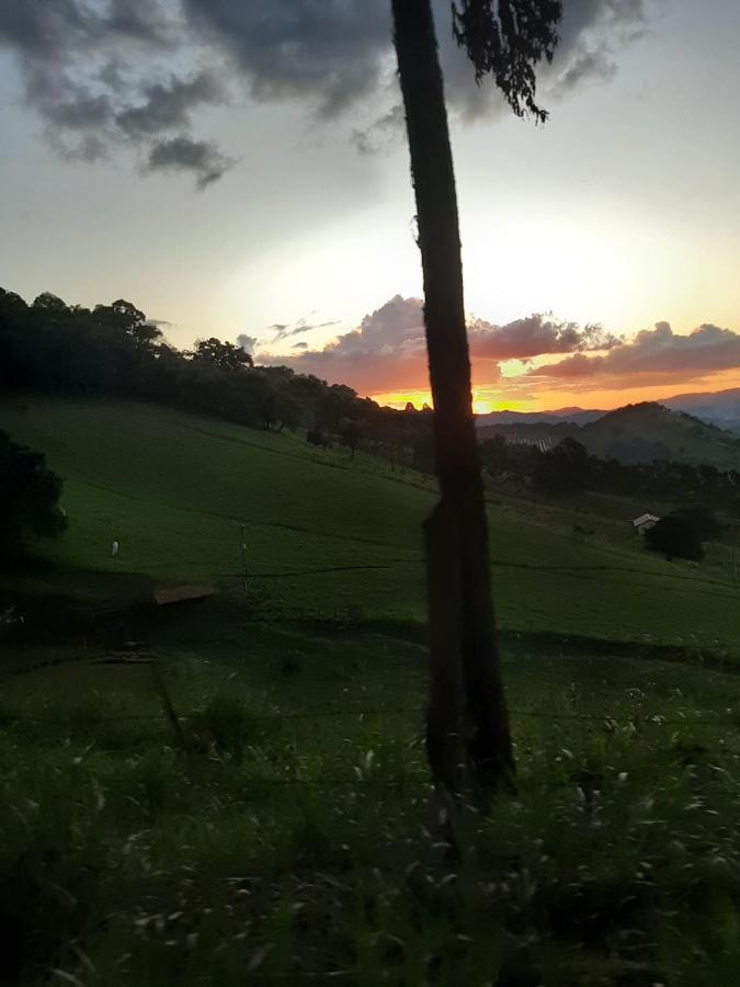 Chalé em Monte Verde , linda vista para montanhas Exterior foto